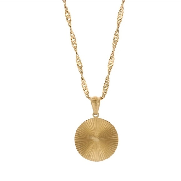 ⭐️ New 18k Gold Plated Square or Circle Layering Necklace - Picture 5 of 9